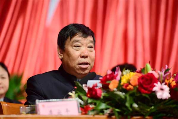 J9集团李安平董事长作报告